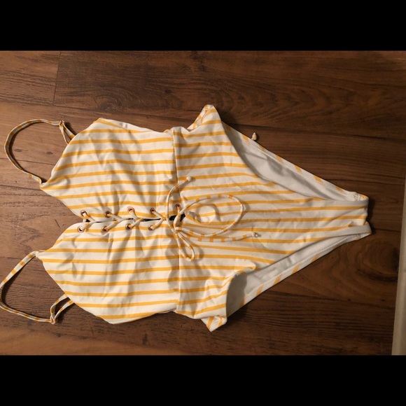 Yellow stripped one piece - Picture 3 of 4